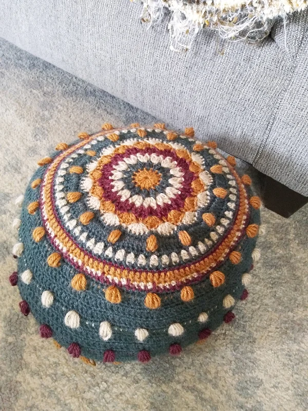 - Pet monitor with cameraStitch Sampler Pouf (Crochet)