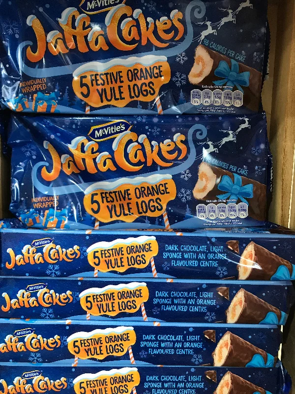 - ​​Christmas pet Christmas clothing30x McVitie's Jaffa Cakes Festive Orange Yule Logs (6x5 Logs)