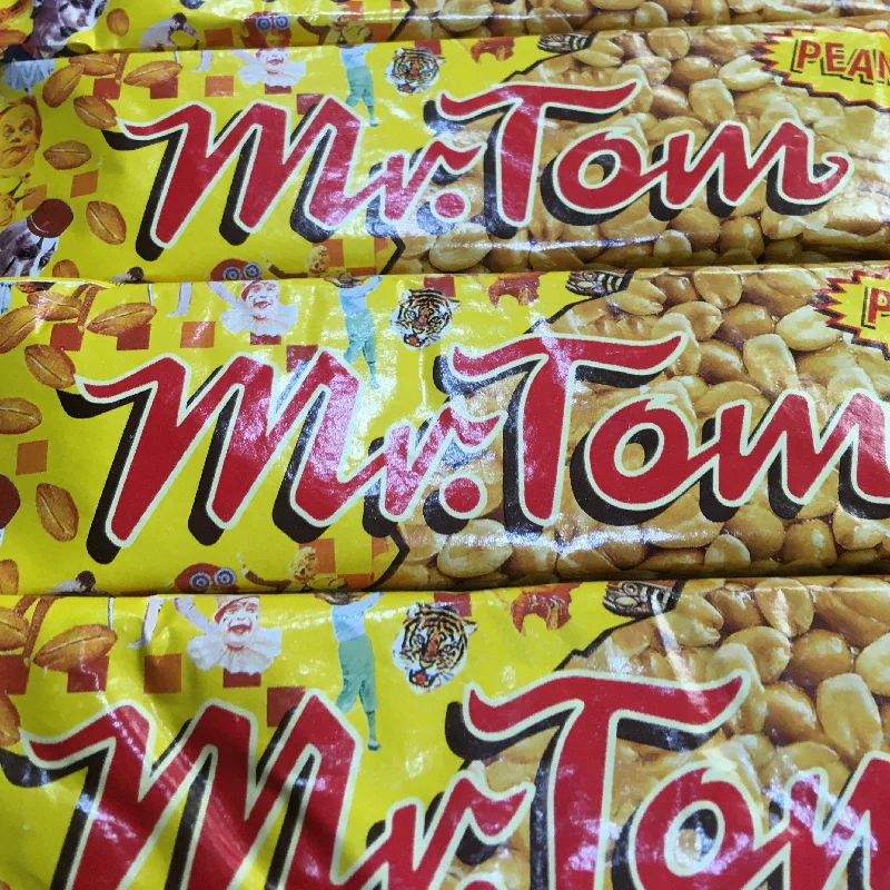 -Anti-scratch sofa protective cover12x Mr Tom Peanut Bars (6x Twin Packs x40g)