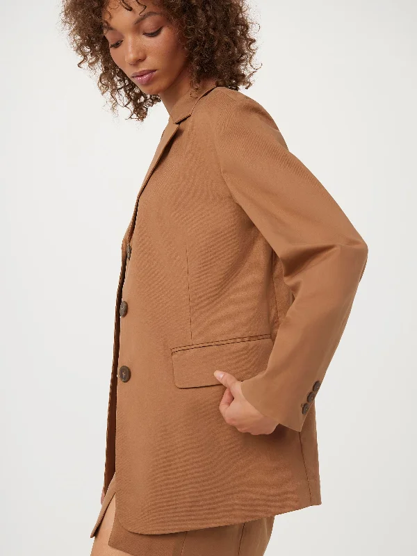 The Relaxed 3-Button Blazer in Nutmeg